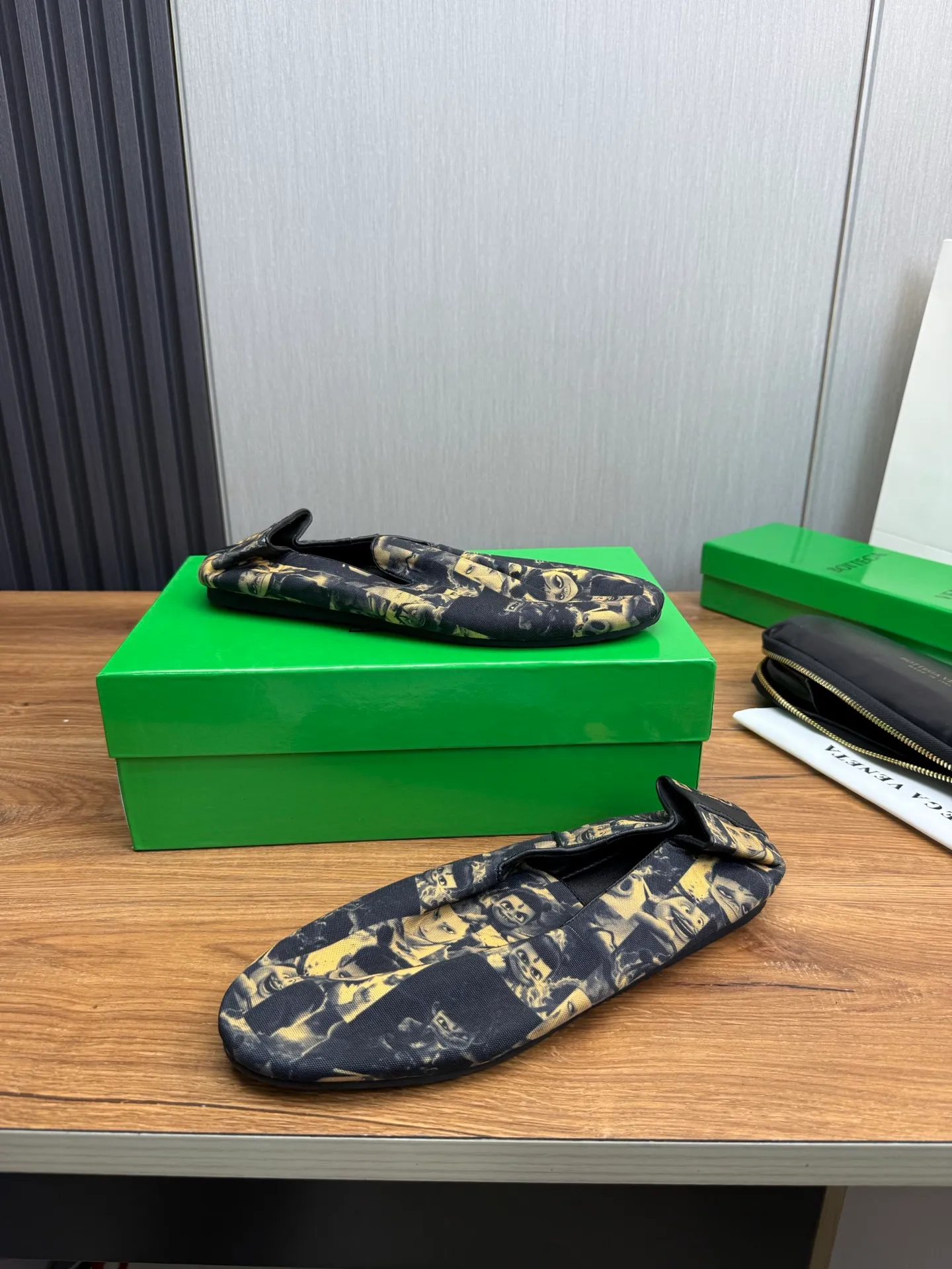 Men's shoes 💰460💰 BV - popular wallet shoes 👟 Casual, fashionable and comfortable 🔗 Good partner for travel ✅ Imported Nezha series printed fabric + imported cowhide. Original rubber outsole, available all year round 👏 Size: 38-45 (38.45 custom-made, non-refundable)